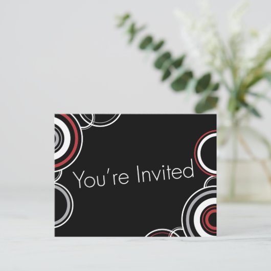 招待されました – 黒と赤の円 インビテーションポストカード (スタンド正面)