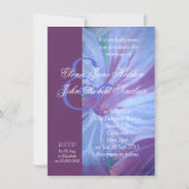 招待を結婚するエレガントで青い紫色の花模様 招待状 (裏面)