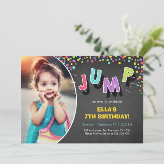 招待状の跳ね上がりの家の跳ね上がりの誕生日を跳んで下さい 招待状 (スタンド正面)