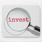 拡大鏡の下に文字を投資する マウスパッド (正面)