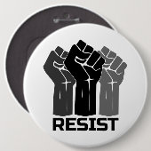 拳で抵抗 – 黒0003 缶バッジ (正面&裏面)