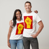 拳、反逆者、暴動、抵抗、共産主義スタイル Tシャツ (ユニセックス)
