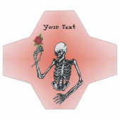 持ち上げた手の茎に赤いバラを保持するスケルトン サッカーボール (フラット)