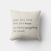 持ち物が好きなら持ち物が無い クッション (正面)