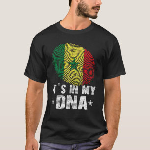 指紋セネガルのフラグ私のDnaにある Tシャツ