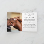 指輪結婚を持った夫婦の手 案内状 (内部)