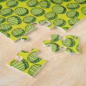 挑戦的な食べ物 – グリーンスライス漬け物 ジグソーパズル (側面)