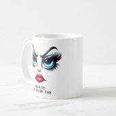 挑発的な顔、派手な目 おもしろ顔 コーヒーマグカップ (正面左)