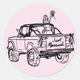 挙式を終えたばかりの新婦と新郎が乗るＳＵＶ ラウンドシール