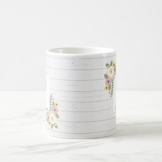 挨りだらけの花の木製のパーソナライズな先生 コーヒーマグカップ (中央)