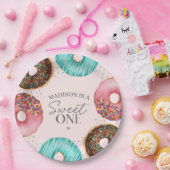 振りかけられたドーナツ1st誕生日パーティーテーブルデコール ペーパープレート (パーティー)