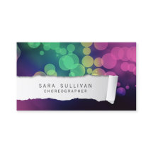 振付家ダンサーの才能カラフルを引き裂いた紙