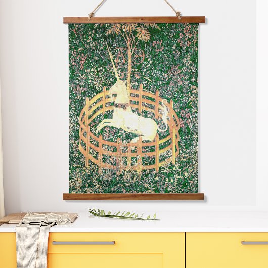 捕らえられたユニコーン 吊り下げ型タペストリー