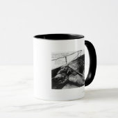 捕らえられた大ウミガメの見解 マグカップ (正面右)