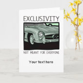 排他性と富 – 古いガールウィングクラシック車 カード (黄色い花)