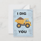 「掘ってるよ」ダンプカー建設ラブパングリーティング ノートカード (正面)