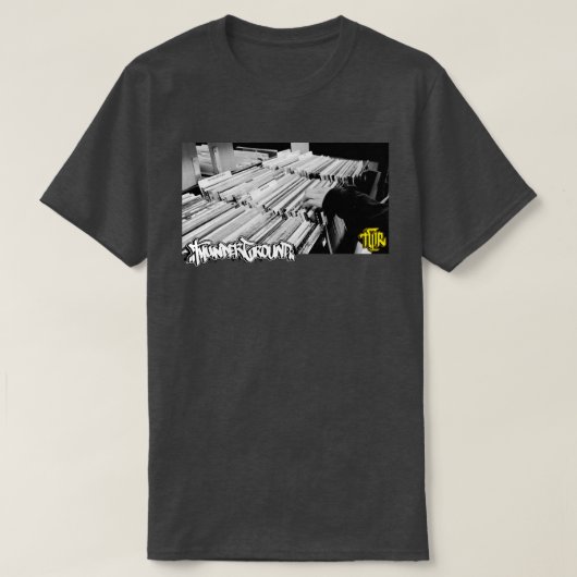 掘ってるよ Tシャツ (デザイン正面)