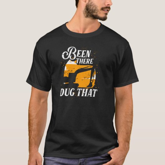 掘削機のオペレータが、その掘削機を掘った Tシャツ (正面)