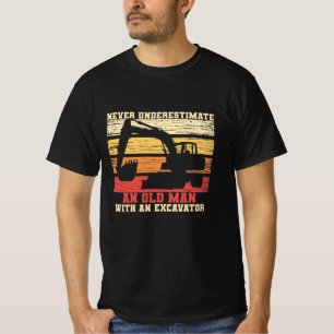 掘削機を持つ老人 Tシャツ