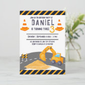 掘削機建築コーン子供の誕生日パーティー 招待状 (スタンド正面)