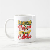 採点紙は私のカーディオ先生グラフィック コーヒーマグカップ (左)