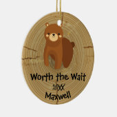 採用される-カスタマイズヒグマの採用のギフト セラミックオーナメント (右)