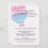 採用の女の子のベビーシャワー、ピンクの熱気の気球 招待状 (正面)