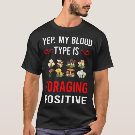 採集する人の血型 Tシャツ (正面)