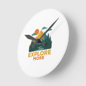 探索の詳細 – レトロマウンテン&フォレストアドベンチャー ラウンド壁時計 (傾斜)