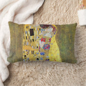 『接吻』（原題：Der Kuss）by Gustav Klimt ランバークッション (ブランケット)