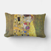 『接吻』（原題：Der Kuss）by Gustav Klimt ランバークッション (正面)