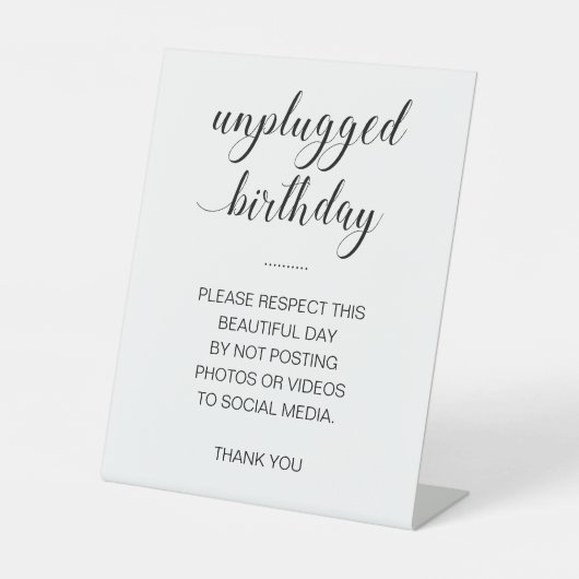 接続されていない誕生日ソーシャルメディアへの投稿なし 台座サイン (正面)