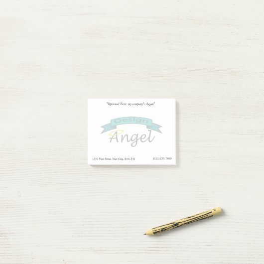 接触情報が付いている透かしと決め付けられるカスタムなロゴ ポストイット (デスク上)