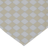 控えめな編まれた金ゴールドおよび銀製の写実的なパターン テーブルクロス (アングル)