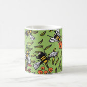 控え目な《昆虫》マルハナバチの花壇のマグ コーヒーマグカップ (中央)
