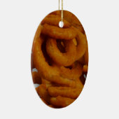 揚げられていた金タマネギリングの写真撮影 セラミックオーナメント (右)