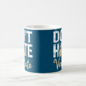 換気呼吸セラピスト嫌いではない コーヒーマグカップ (中央)