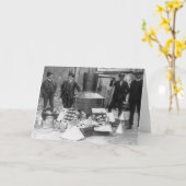 握られた密造酒まだ、1922年 カード (黄色い花)