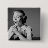 握りしめられた手 缶バッジ (正面)