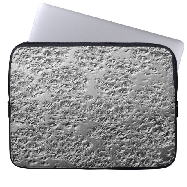 損傷した銀金属 ラップトップスリーブ (正面)