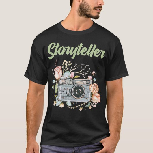 撮影日 – カメラカメラカメラマンStoryteller Tシャツ (正面)