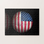 擦り切れたな米国旗のフットボールのサッカーボール ジグソーパズル (横)