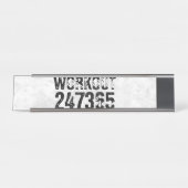 擦り切れたアウトとスクラッチ文字トレーニング247365 rustic デスクネームプレート (正面)