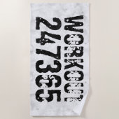 擦り切れたアウトとスクラッチ文字トレーニング247365 rustic ビーチタオル (正面)