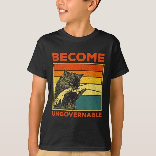 支配されなくなる – 黒猫のかみつく手おもしろい Tシャツ (正面)
