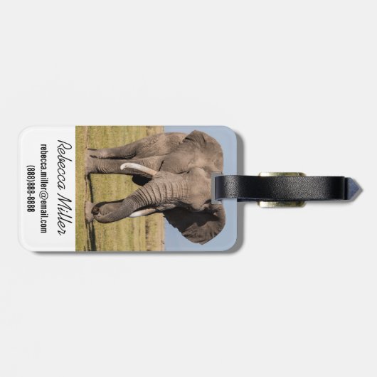 攻撃的なポーズをとった象 ラゲッジタグ (裏面横)