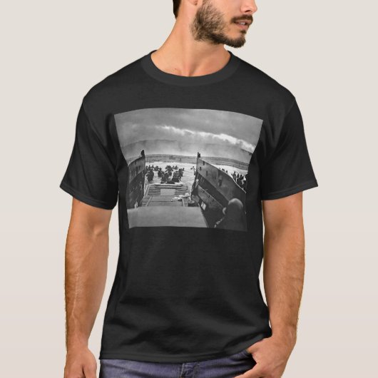 攻撃開始日- 1944年のノルマンディーの侵入 Tシャツ (正面)
