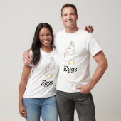 放し飼い、穀物は、オーガニックな卵および鶏食べ物を与えました Tシャツ (ユニセックス)