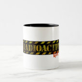 放射性警告標識|のクールなグランジ ツートーンマグカップ (中央)