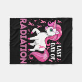 放射線乳房Cの最後の日のユニコーンピンクリボン フリースブランケット (正面(横))